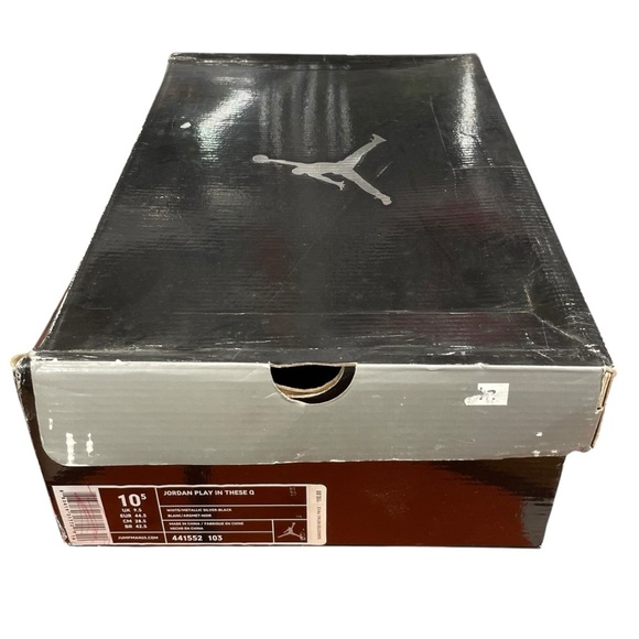 Air Jordan Play in these Q athletic shoes. White/Metallic/Silver-Black. Sz 10.5M main image 9